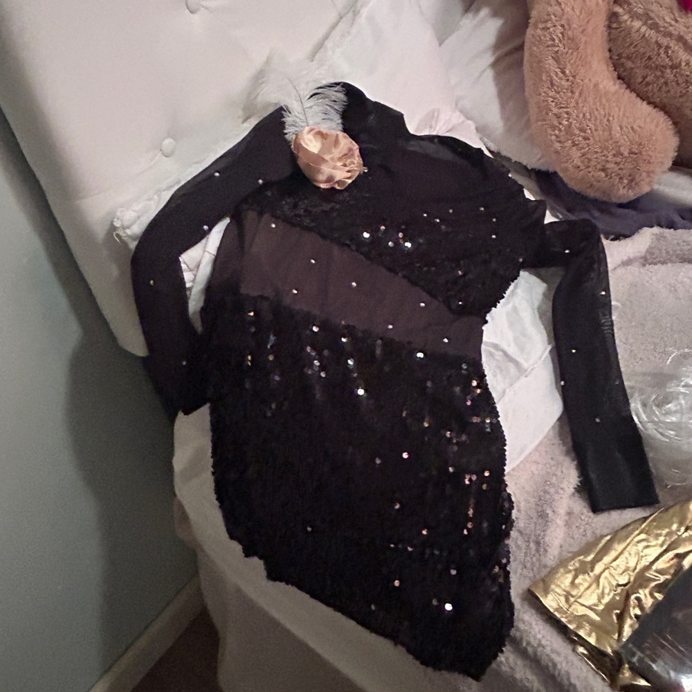 Chic Black Sequin Long Sleeve Dress